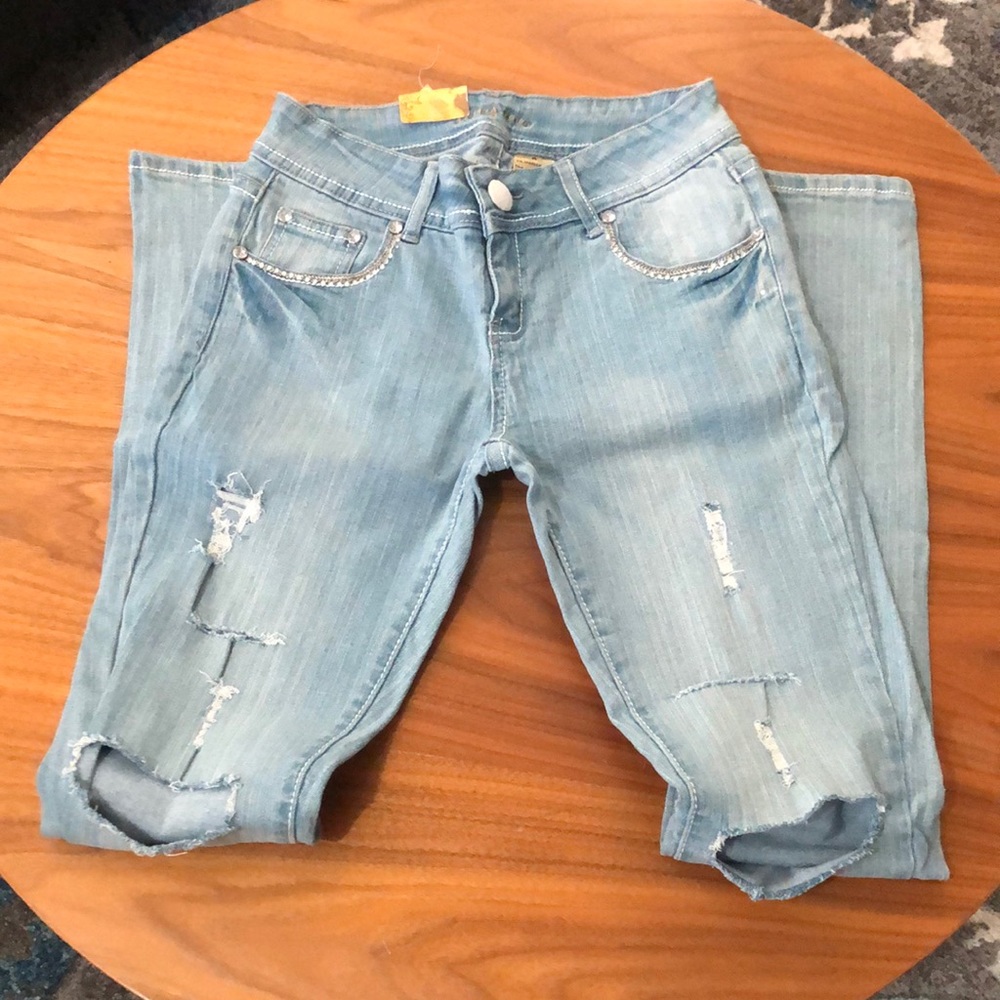 NWT KMJ Junior Girl Light Blue  Distressed Jeans Pants Size 9